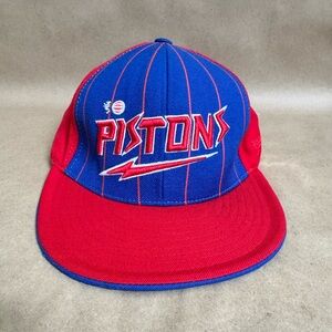 Reebok Hardwood Classics Detroit Pistons NBA Wool Hat. Size 7 1/8